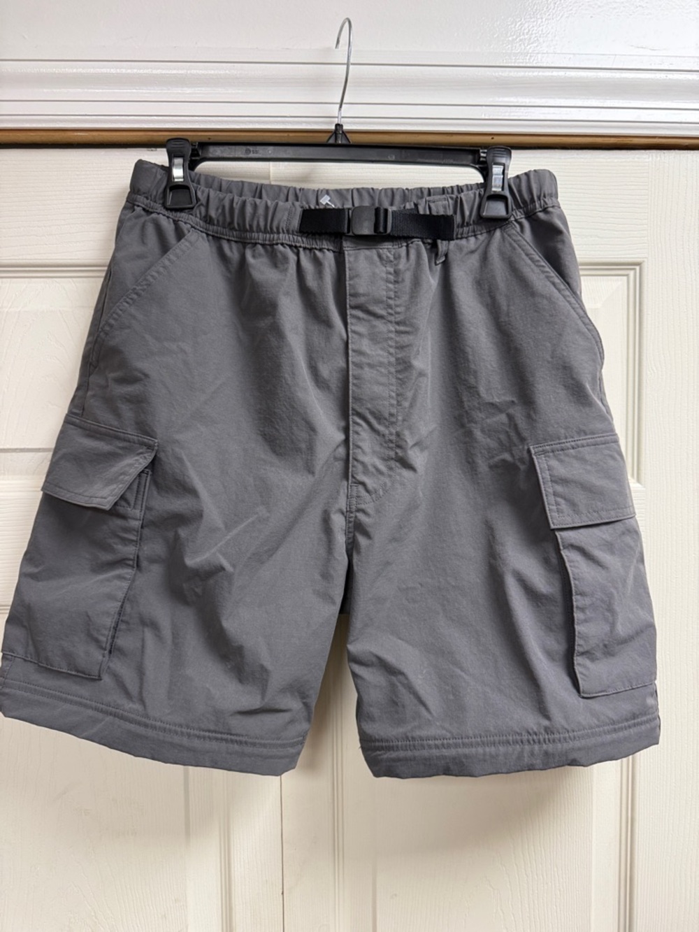 Men's GU Gray Cargo ShortsMedium Japan